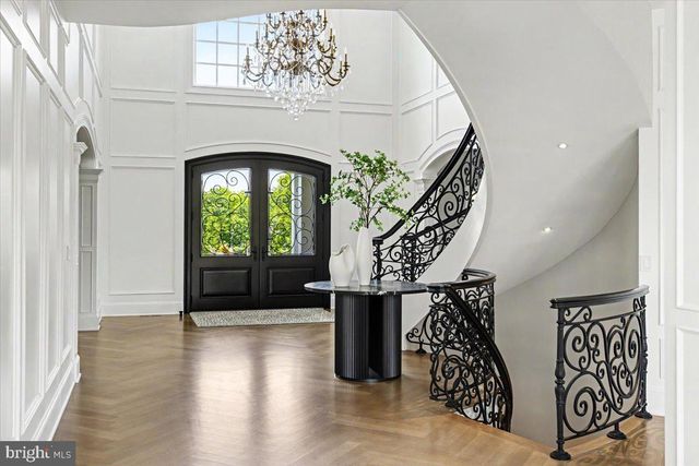 6 TINES FIELD PATH, Newtown, PA 18940