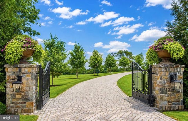 6 TINES FIELD PATH, Newtown, PA 18940