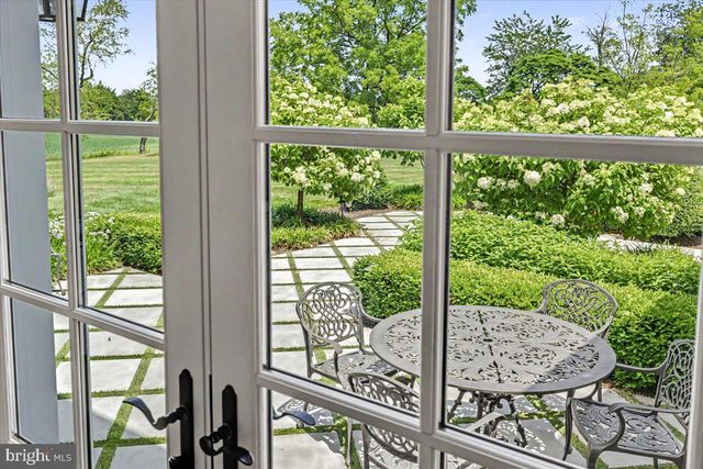 6 TINES FIELD PATH, Newtown, PA 18940