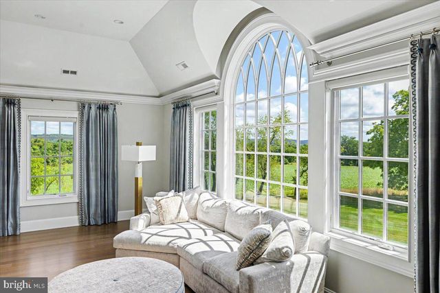 6 TINES FIELD PATH, Newtown, PA 18940