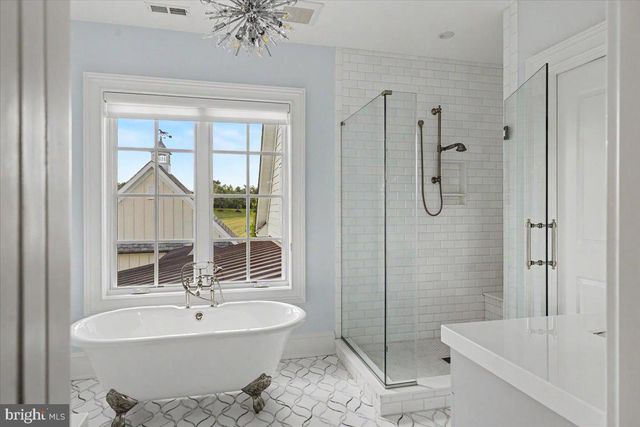 6 TINES FIELD PATH, Newtown, PA 18940