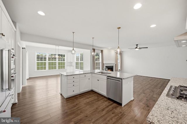 35943 FIELDSIDE WAY, Round Hill, VA 20141