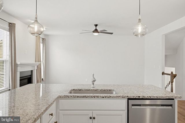 35943 FIELDSIDE WAY, Round Hill, VA 20141