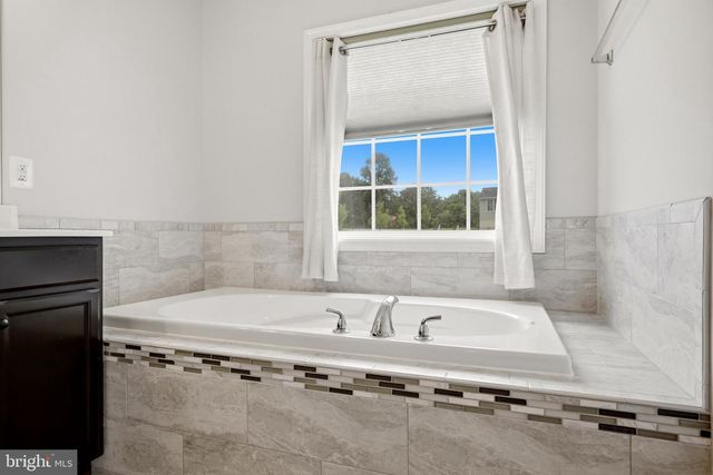 35943 FIELDSIDE WAY, Round Hill, VA 20141