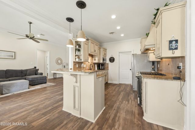 102 Kelsea Drive, Broussard, LA 70518