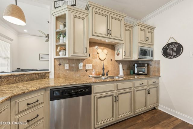 102 Kelsea Drive, Broussard, LA 70518