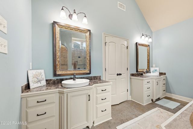 102 Kelsea Drive, Broussard, LA 70518