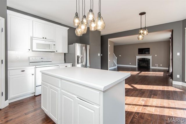 424 Country Stone Drive, Lake St Louis, MO 63367