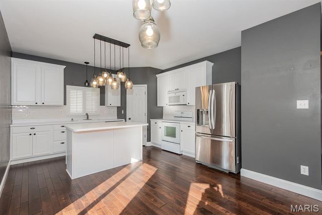 424 Country Stone Drive, Lake St Louis, MO 63367