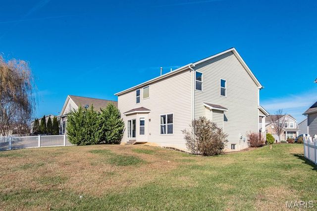 424 Country Stone Drive, Lake St Louis, MO 63367