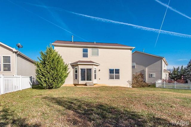424 Country Stone Drive, Lake St Louis, MO 63367