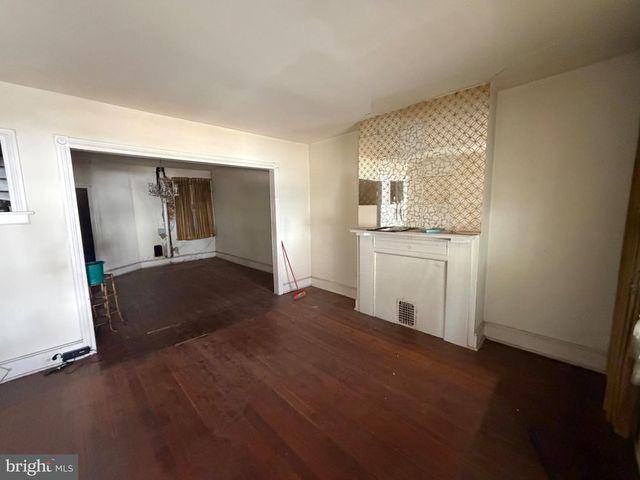 914 E WOODLAWN AVE, Philadelphia, PA 19138