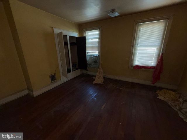 914 E WOODLAWN AVE, Philadelphia, PA 19138