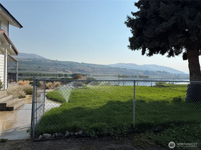 171 B Sunset Drive W, Brewster, WA 98811