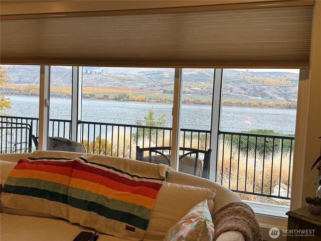 171 B Sunset Drive W, Brewster, WA 98811