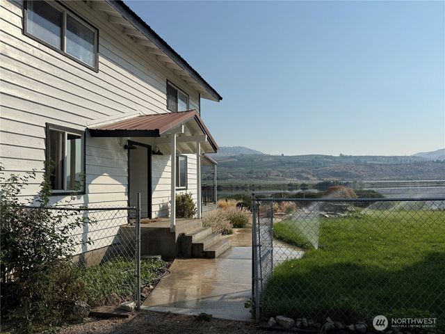 171 B Sunset Drive W, Brewster, WA 98811