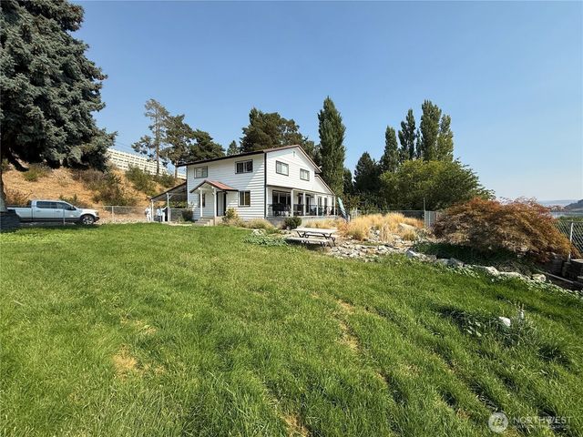 171 B Sunset Drive W, Brewster, WA 98811