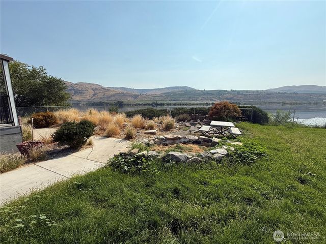 171 B Sunset Drive W, Brewster, WA 98811