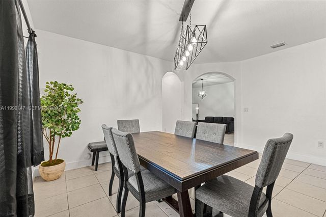 149 SE 36th Pl, Homestead, FL 33033