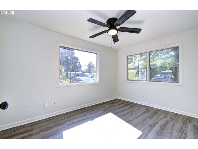 3920 E 18TH St, Vancouver, WA 98661