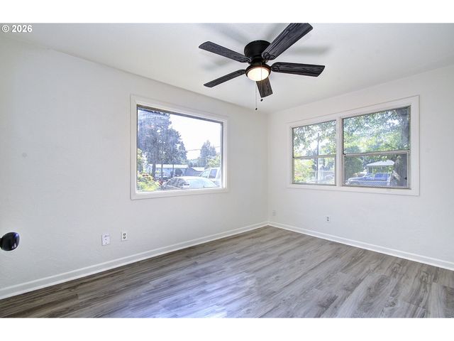 3920 E 18TH St, Vancouver, WA 98661
