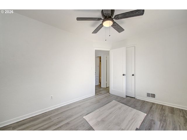 3920 E 18TH St, Vancouver, WA 98661