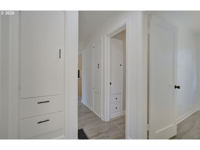 3920 E 18TH St, Vancouver, WA 98661
