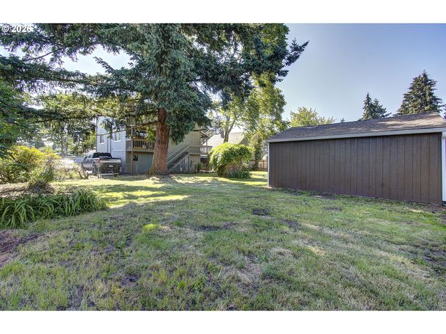 3920 E 18TH St, Vancouver, WA 98661