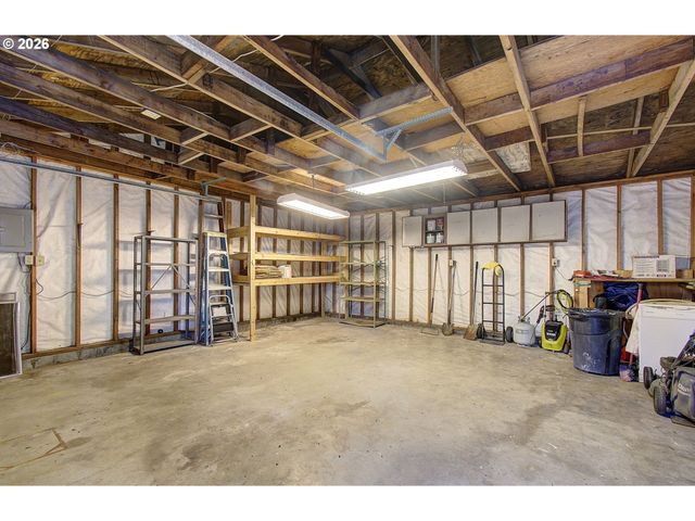 3920 E 18TH St, Vancouver, WA 98661