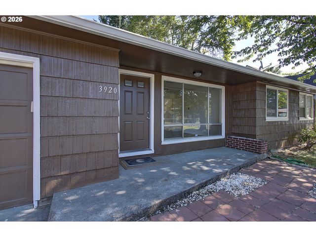 3920 E 18TH St, Vancouver, WA 98661