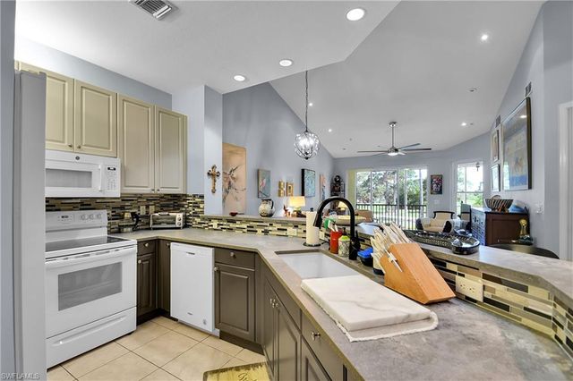 15250 Riverbend BLVD 202, North Fort Myers, FL 33917