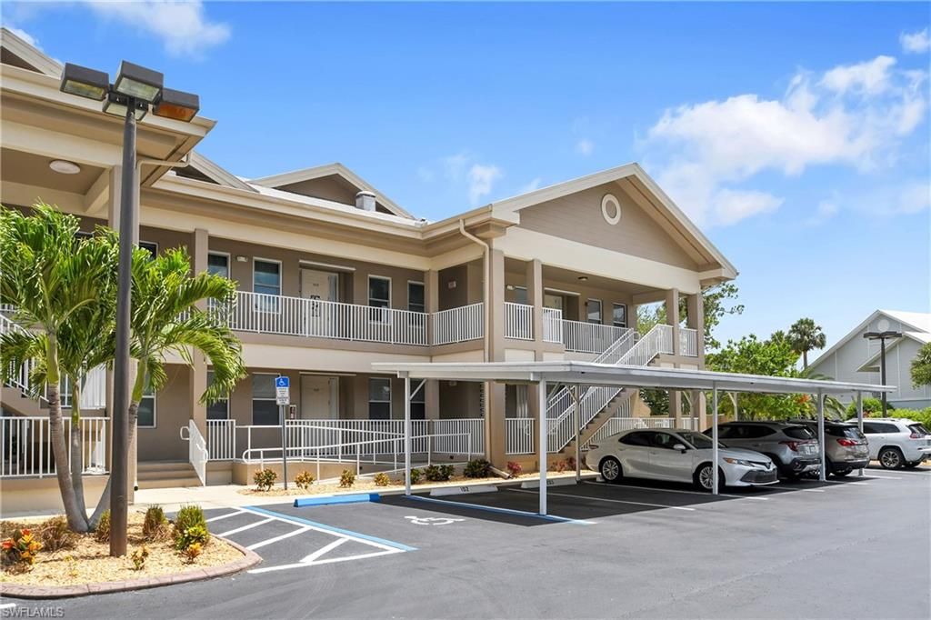 15250 Riverbend BLVD 202, North Fort Myers, FL 33917