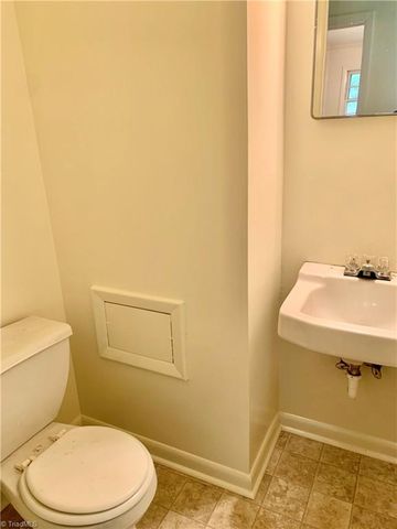 3214 Dreiser Place, Greensboro, NC 27405