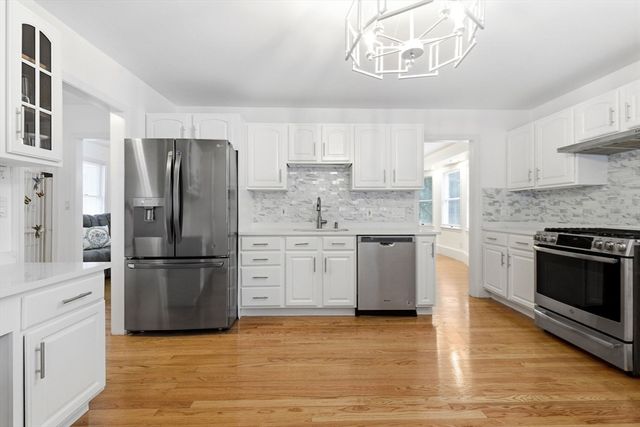 19 Elm Ct, Andover, MA 01810