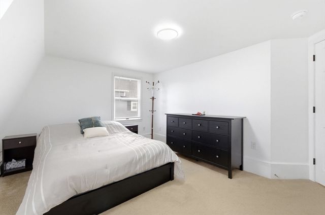 19 Elm Ct, Andover, MA 01810