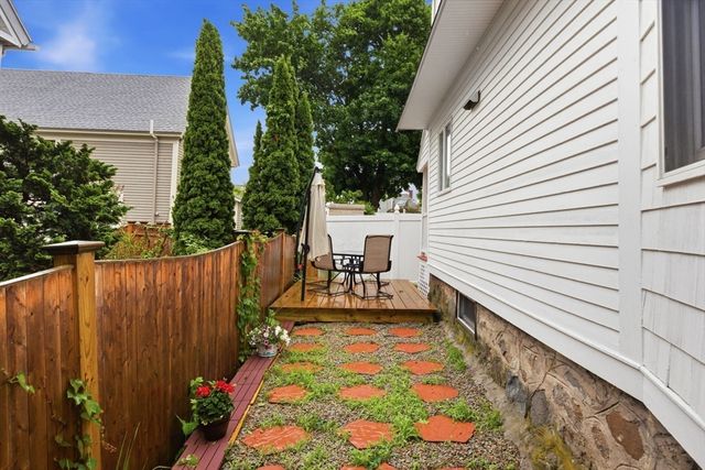 19 Elm Ct, Andover, MA 01810