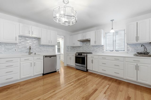 19 Elm Ct, Andover, MA 01810
