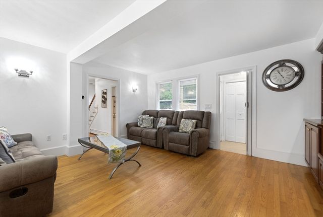 19 Elm Ct, Andover, MA 01810