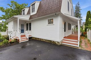 19 Elm Ct, Andover, MA 01810