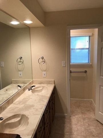 4 Kingsley Court, Conroe, TX 77304