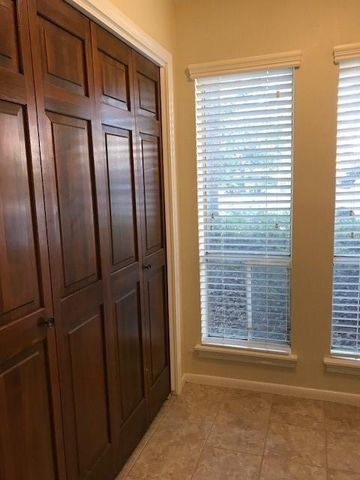 4 Kingsley Court, Conroe, TX 77304