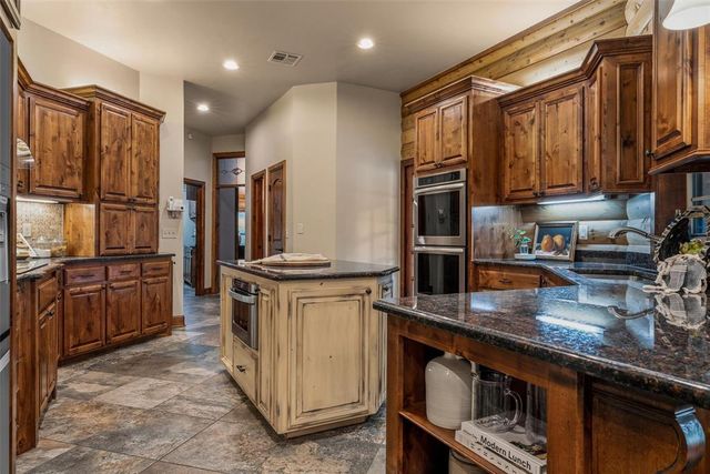 3900 N County Line Road, Newcastle, OK 73065