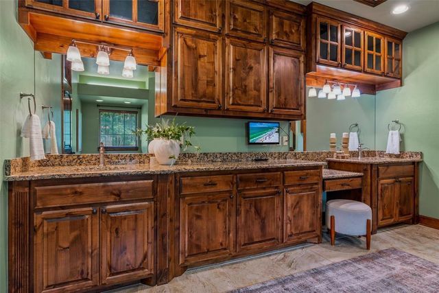 3900 N County Line Road, Newcastle, OK 73065