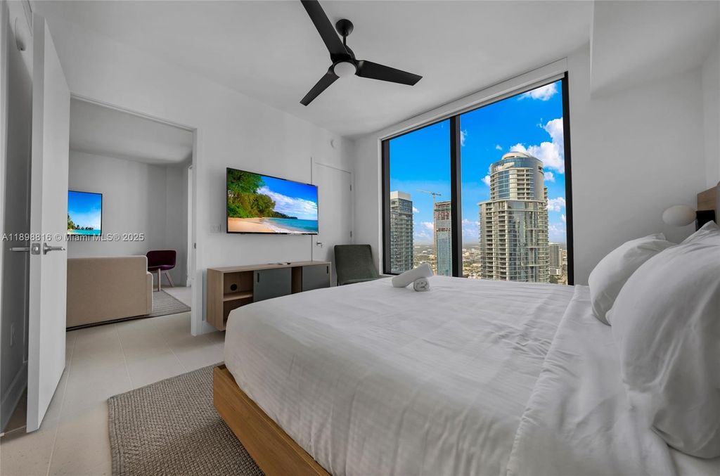 159 NE 6th St 4011, Miami, FL 33132