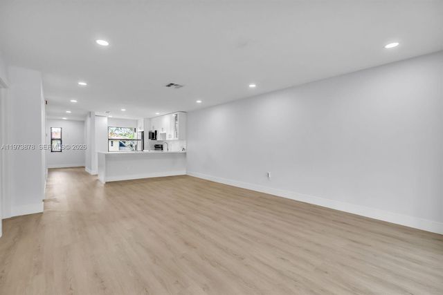 8535 Casa Del Lago F, Boca Raton, FL 33433