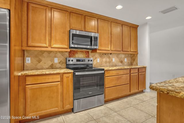 524 Aviation Avenue NE, Palm Bay, FL 32907