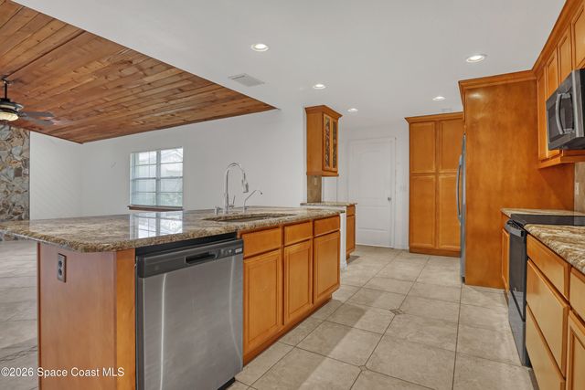 524 Aviation Avenue NE, Palm Bay, FL 32907