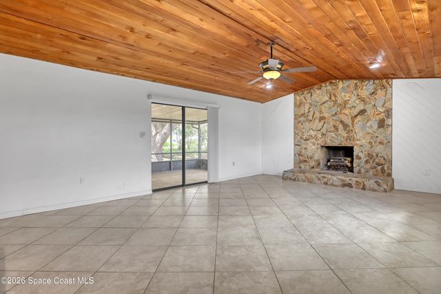 524 Aviation Avenue NE, Palm Bay, FL 32907