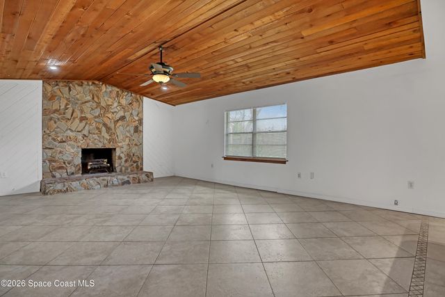 524 Aviation Avenue NE, Palm Bay, FL 32907
