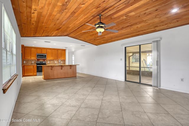 524 Aviation Avenue NE, Palm Bay, FL 32907